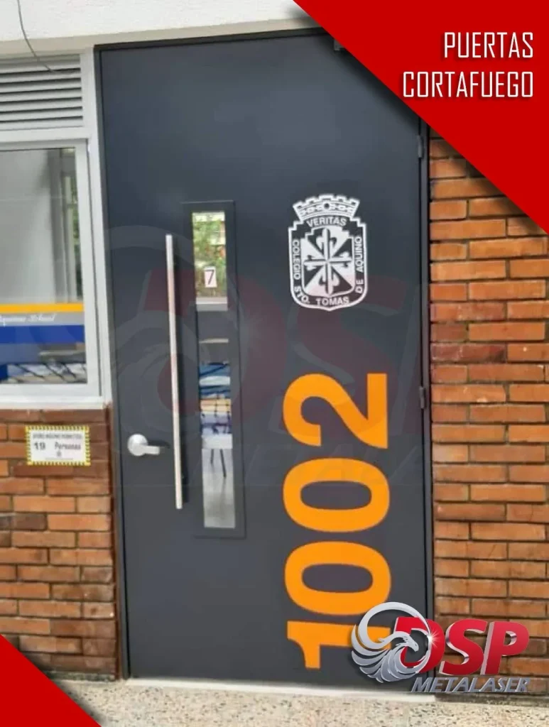 Puerta cortafuego o de salida de emergencia